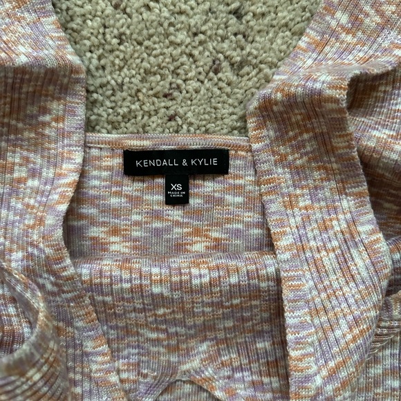 Kendall and Kylie Tank - Picture 2 of 3